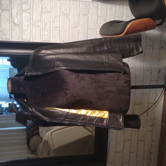 Andrew Marc leather bomber - Picture 2 of 3